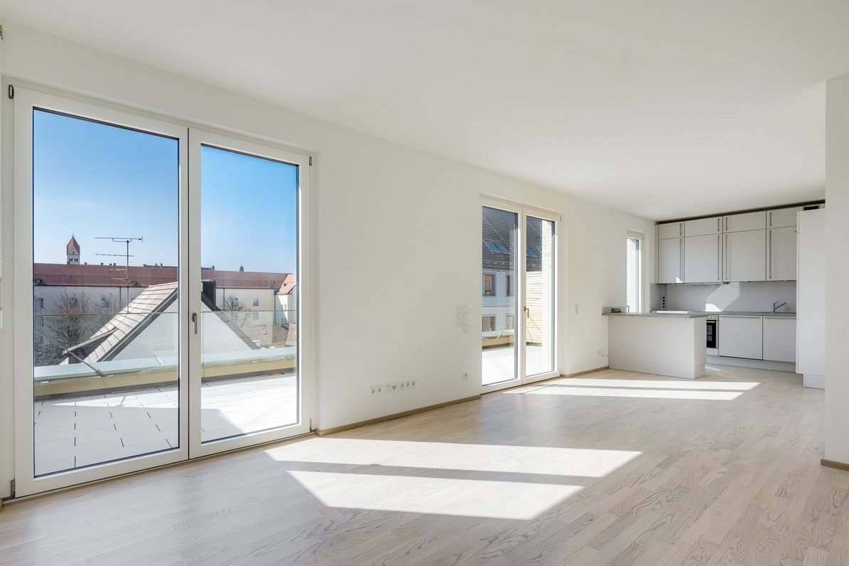 Living with south-facing roof terrace