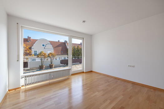 Geräumiges Schlafzimmer