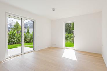 Light-filled 3-room garden apartment for first-time occupancy