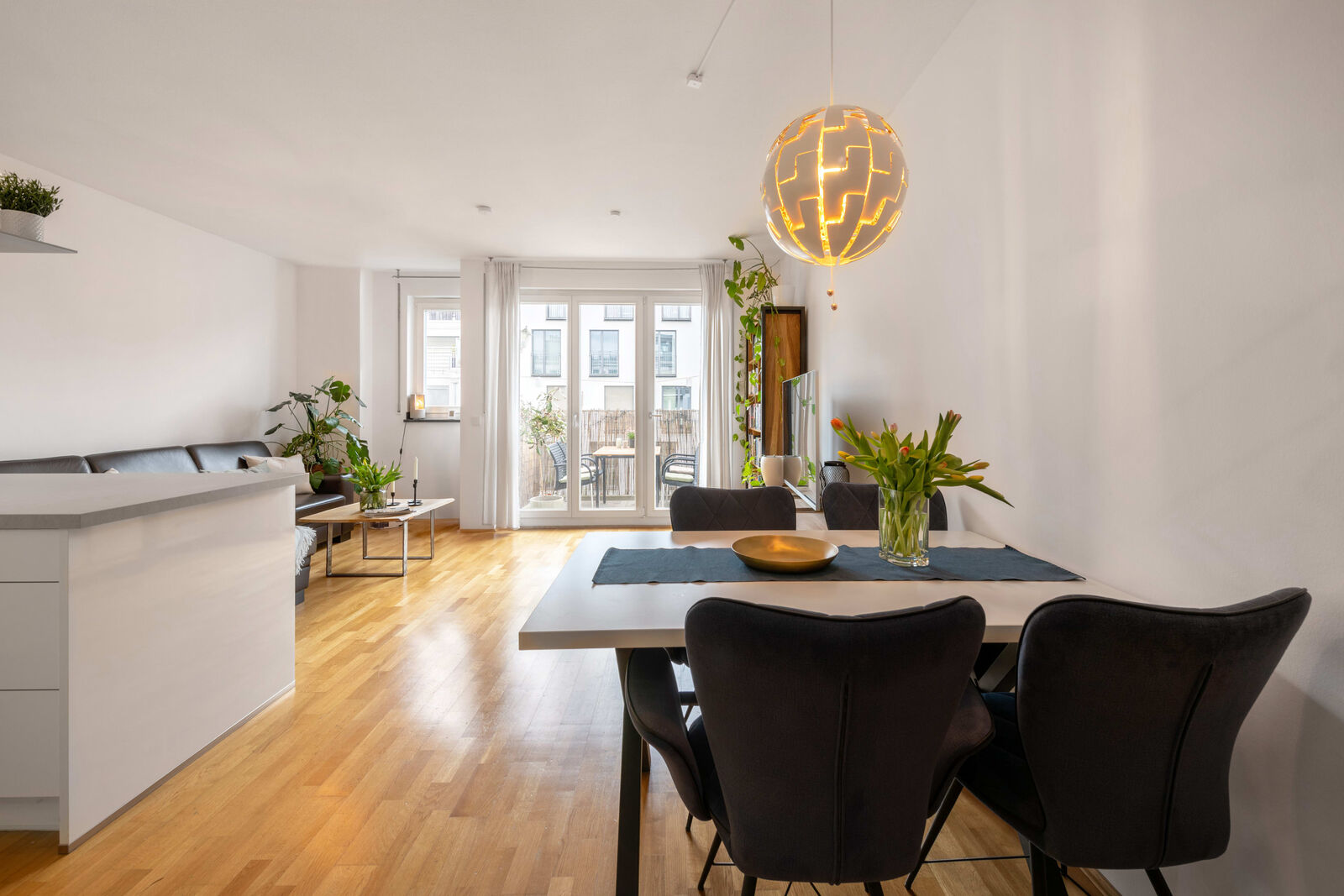 Geräumiges Wohn-/Esszimmer