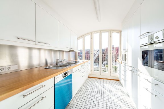 Lichterfüllte Einbauküche