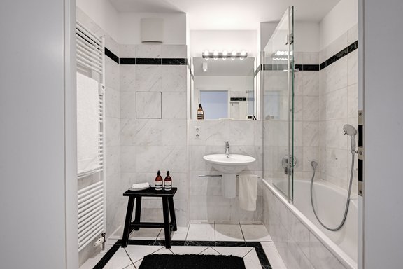 Zeitlos gestaltetes Bad