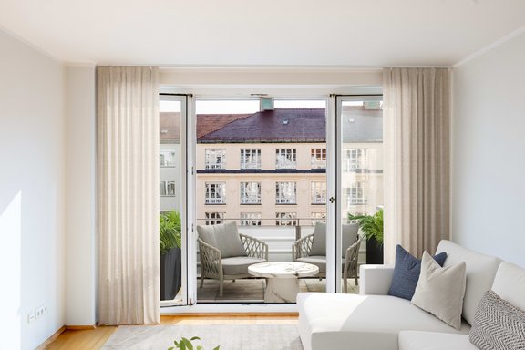 Helle, transparente Atmosphäre (virtuell möbliert)