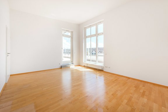 Kinderzimmer mit Zugang zur Dachterrasse