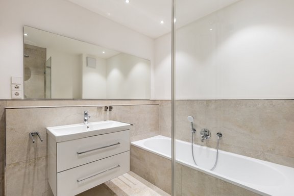 Spacious master bath