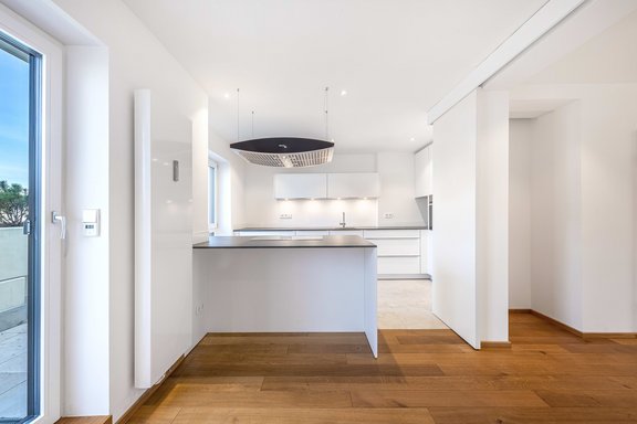 Custom made fitted kitchen