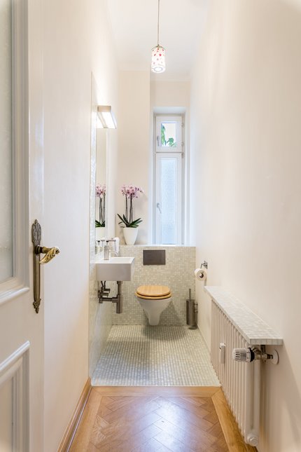 Gäste-WC mit Fenster