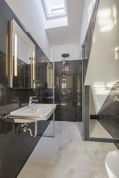 Elegantes Duschbad