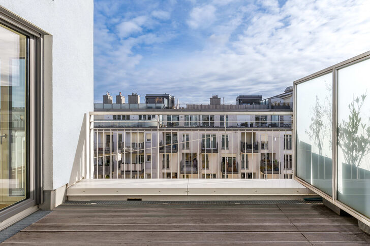 Sonnige Ost-Dachterrasse
