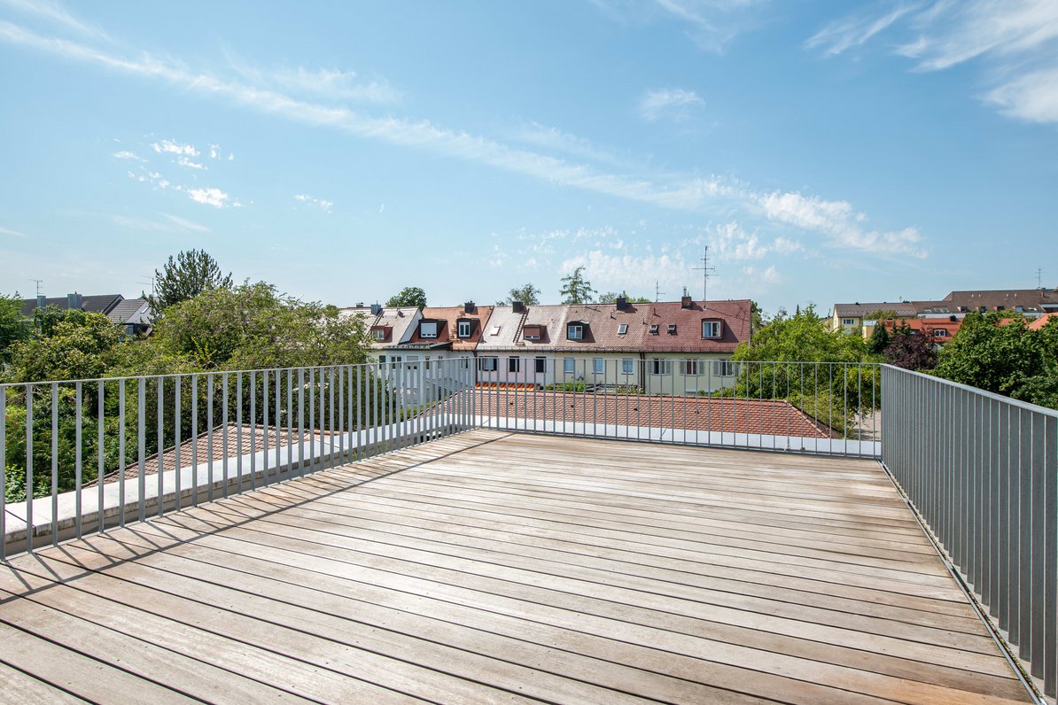 Fantastic west-facing terrace