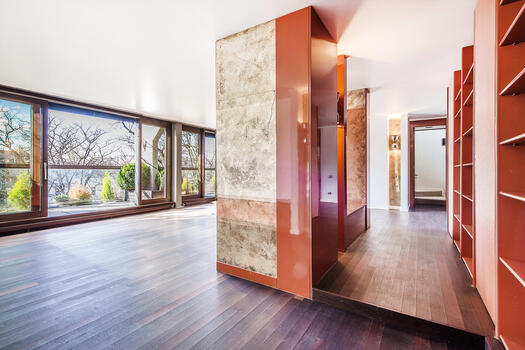 Entrance area