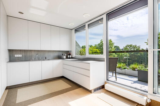 Elegant fitted kitchen