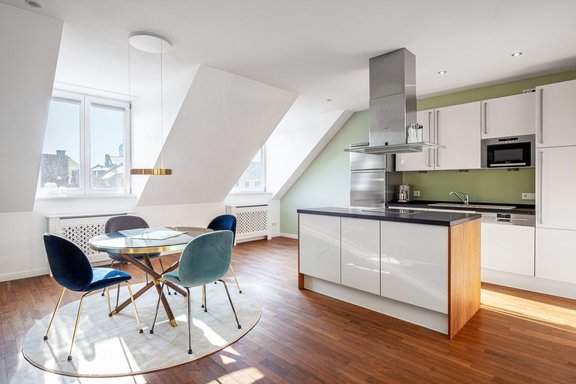 Freundlicher Koch-/Essbereich