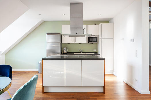 Fitted kitchen with island solution
