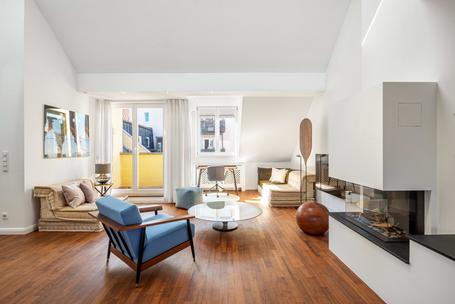 Light-filled gallery apartment with balcony in quiet top location