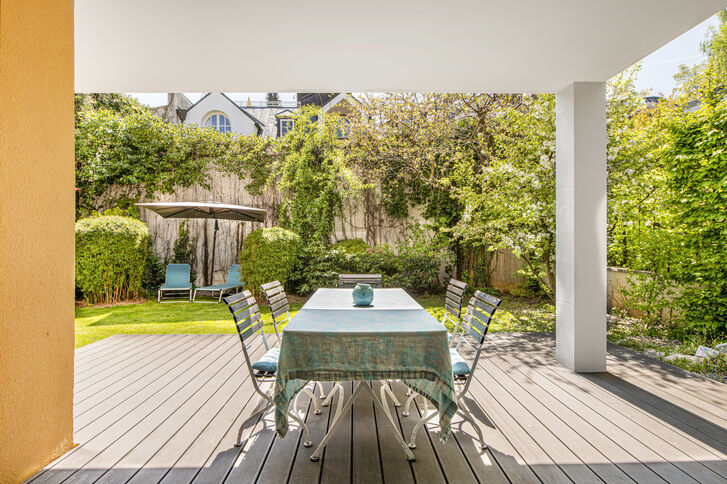 Geschützte Südterrasse