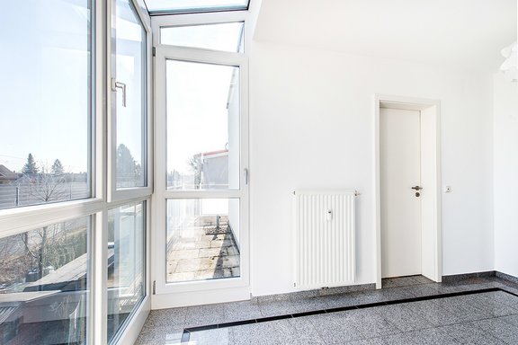 Glazed bay window in the entrance area