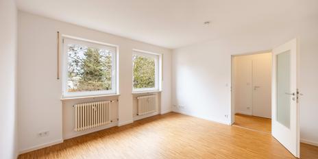 Bright, modernized one-bedroom apartment in a quiet, green location