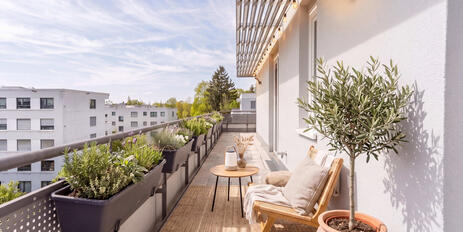 A bright, well-designed 4-bedroom penthouse apartment with excellent amenities