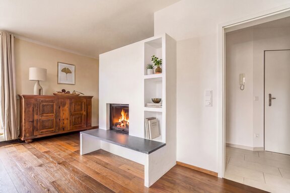 Panoramic Fireplace That Defines the Space