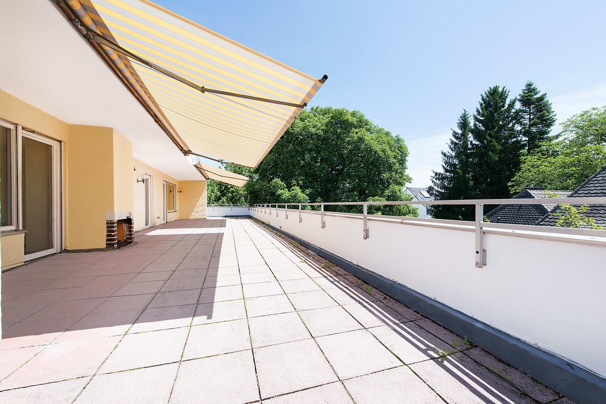 Large south terrace