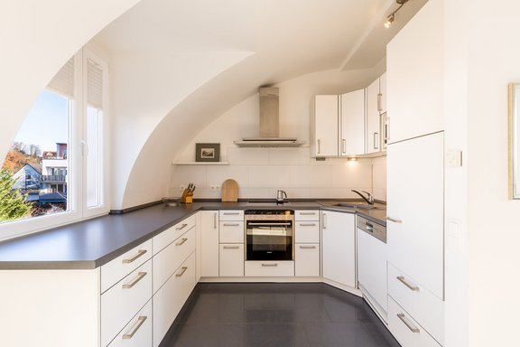 Komplett ausgestattete Küche