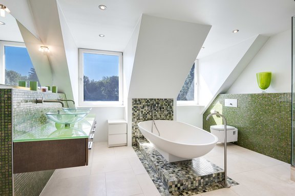 Lichterfülltes Masterbad