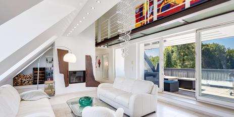 Lichterfüllte Penthouse-Wohnung mit Haus-im-Haus-Charakter und Westterrasse