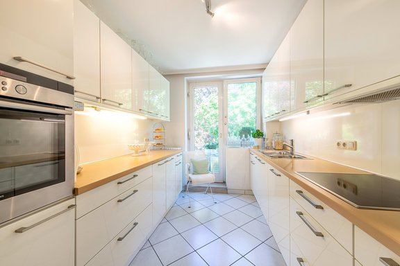 Kitchen with balcony access