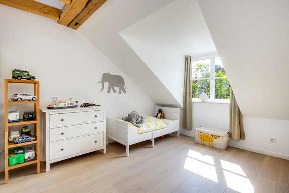 Kinder-/Arbeitszimmer