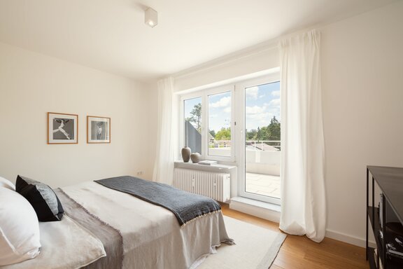 Bedroom to the east