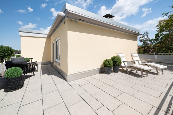 Sunny Outdoor Oasis