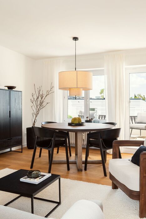 Stylish dining area with a cozy atmosphere