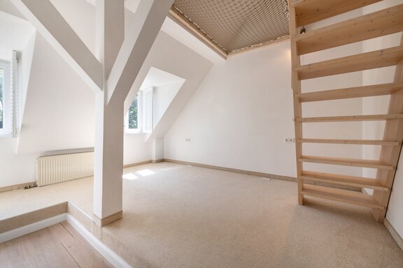 Schlafzimmer mit Empore