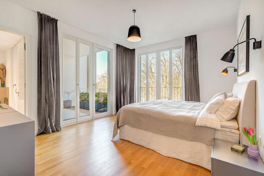 Schlafzimmer mit Balkon