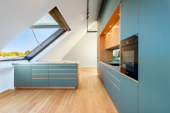 Moderne Schreiner-Einbauküche