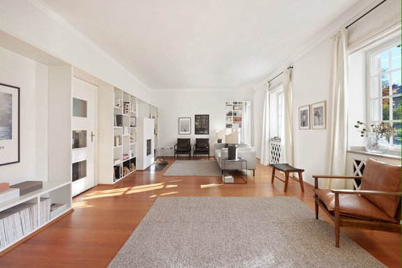 Lichtdurchflutetes Wohnzimmer