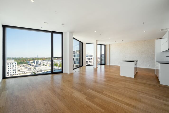 Loft-Style und 180°-Panorama: Design-Domizil im 14. Geschoss des Friends Tower 2