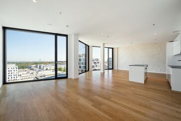 Watch video: Loft-style and 180° panoramic view: Designer residence on the 14th floor of Friends Tower 2