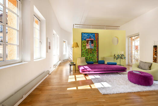 Light flooded living area