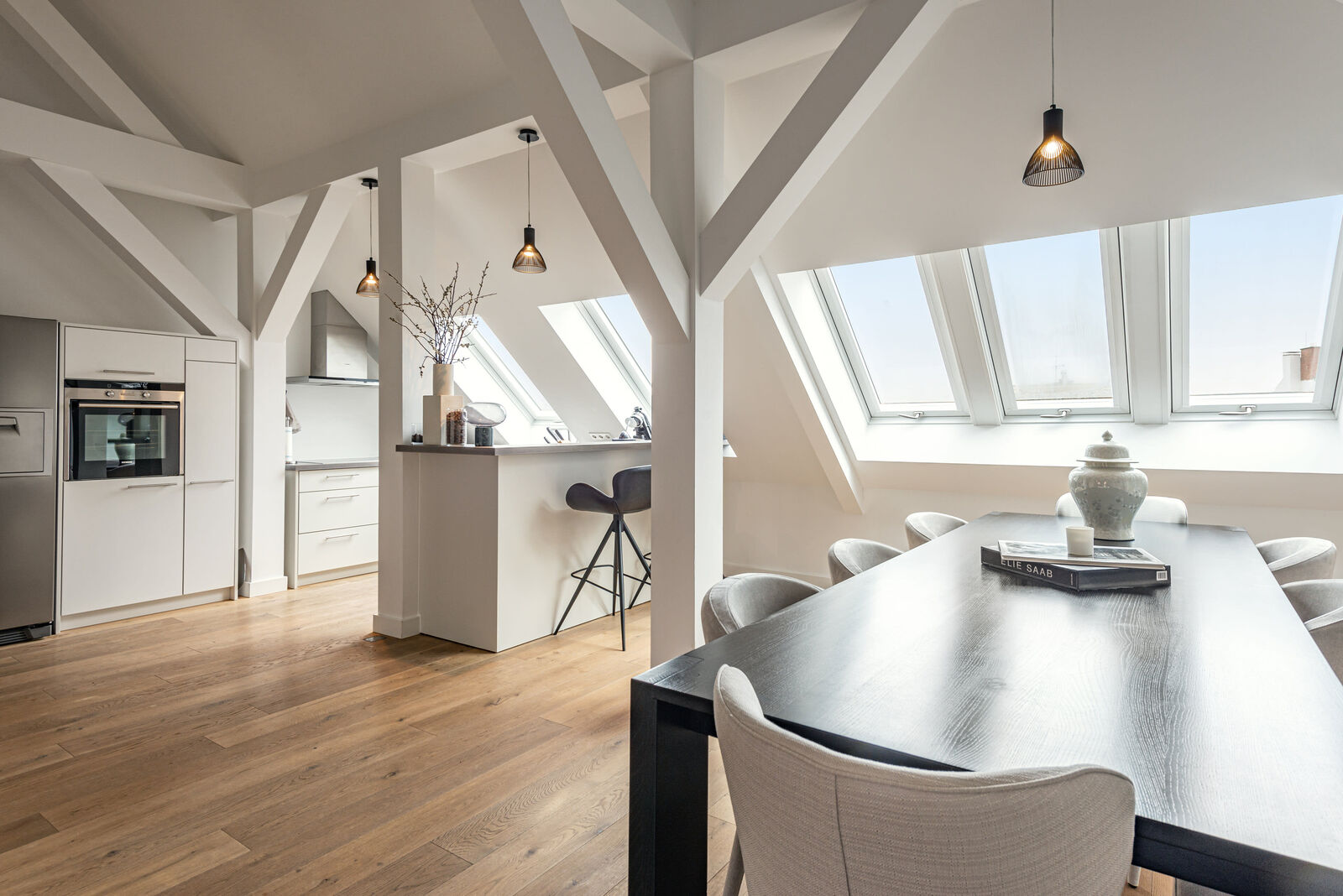 Esszimmer mit Blick in die Küche