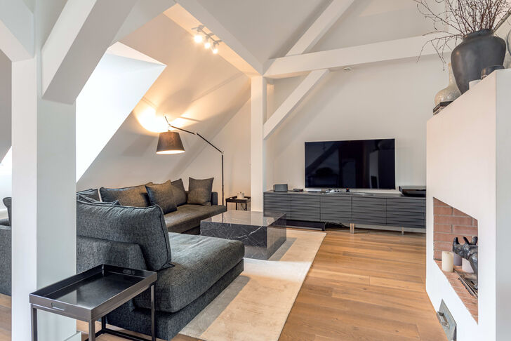 Wohnzimmer mit Kamin
