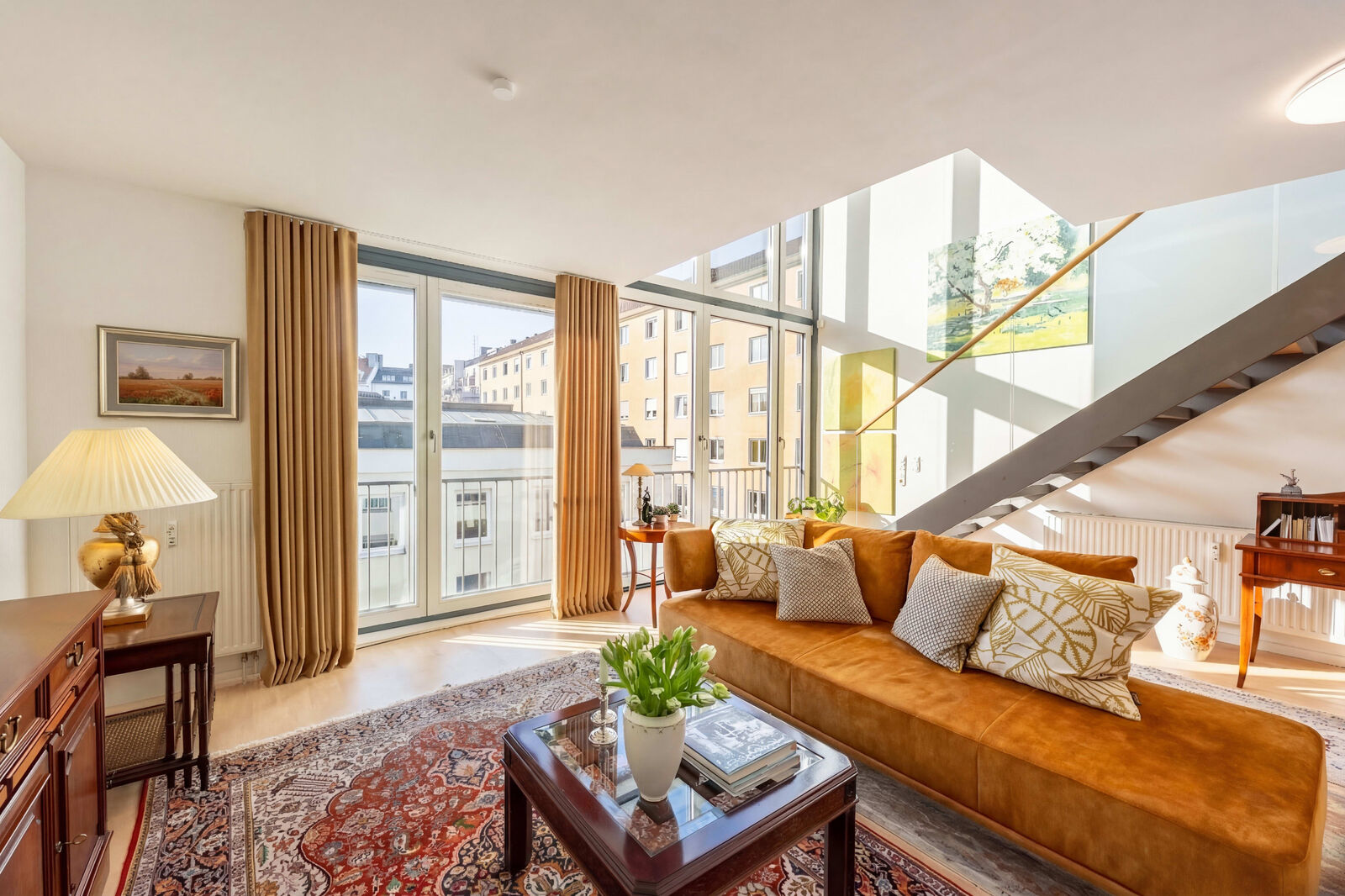 Großzügiges Wohnzimmer