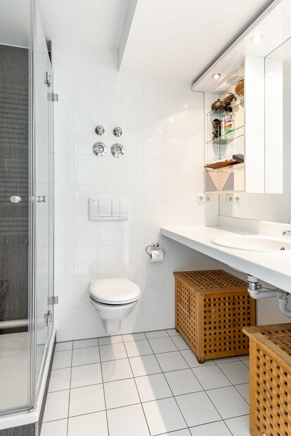 Zeitloses Master-Duschbad