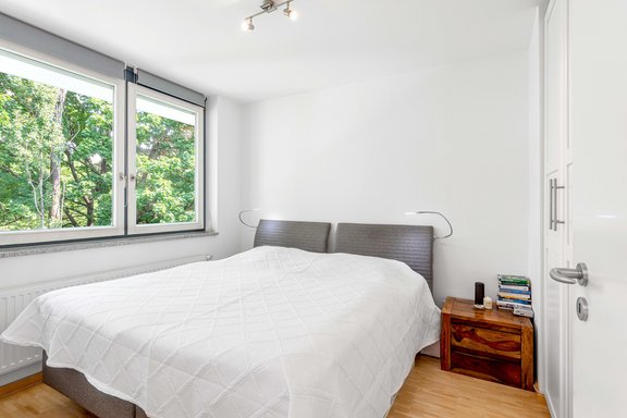 Schlafzimmer mit Hofblick