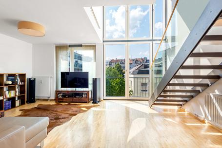 Loftartige Maisonette mit Dachterrasse in urbaner Lage