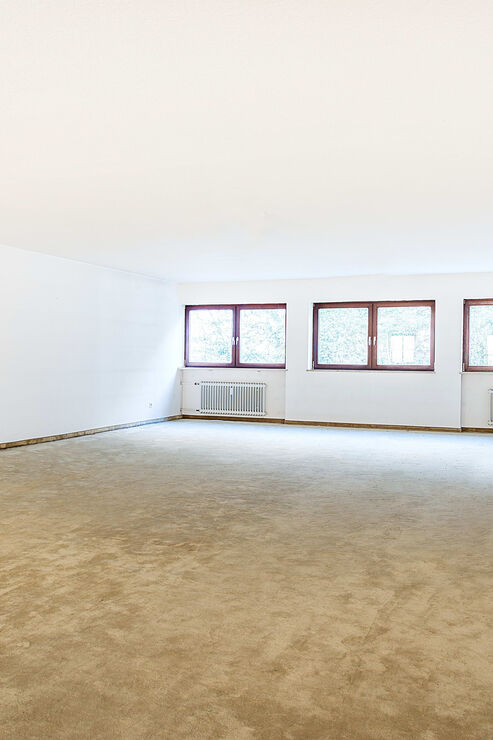 Räumlichkeiten Ist-Zustand Blick zum Innenhof