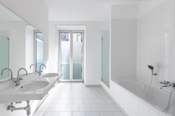 Komfortabel ausgestattetes Bad