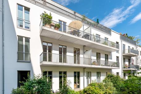 Loft-like, quiet 3- to 4-room apartment with balcony