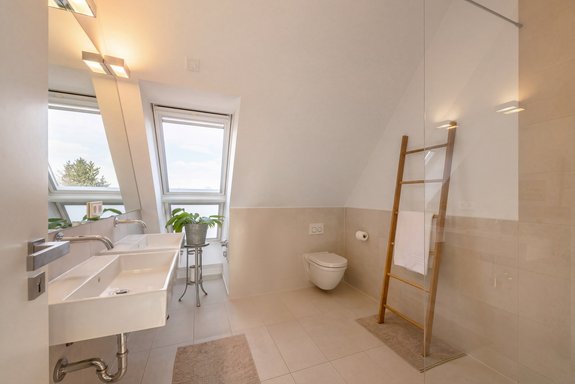 Lichterfüllte Bäder